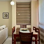 Beachside Family Nest Apt, Spacious & Cozy - By Beta Premium