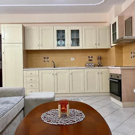 Beachside Family Nest Apt, Spacious & Cozy - By Beta Premium * Golem (Tirana)