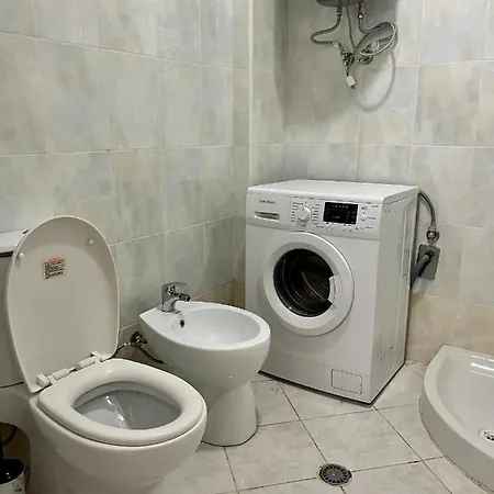 Beachside Family Nest Apt, Spacious & Cozy - By Beta Premium Διαμέρισμα