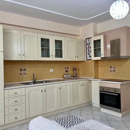 Beachside Family Nest Apt, Spacious & Cozy - By Beta Premium Apartment Golem (Tirana)