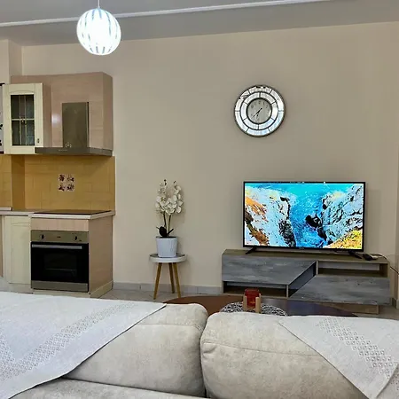 Apartment Beachside Family Nest Apt, Spacious & Cozy - By Beta Premium Golem (Tirana)