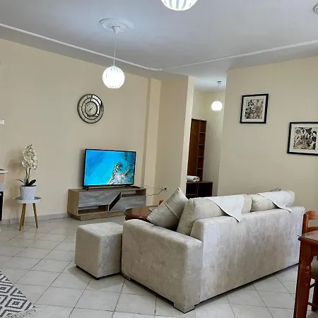 Beachside Family Nest Apt, Spacious & Cozy - By Beta Premium Apartment Golem (Tirana)