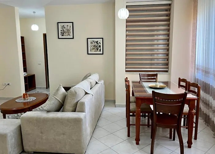 Beachside Family Nest Apt, Spacious & Cozy - By Beta Premium Lejlighed