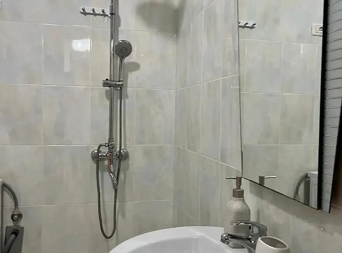 Beachside Family Nest Apt, Spacious & Cozy - By Beta Premium Lejlighed Golem (Tirana)